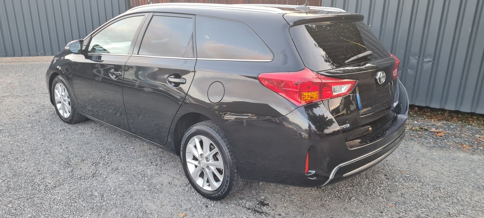 
								Toyota Auris Estate 1.4 D4D 2013 (132) full									
