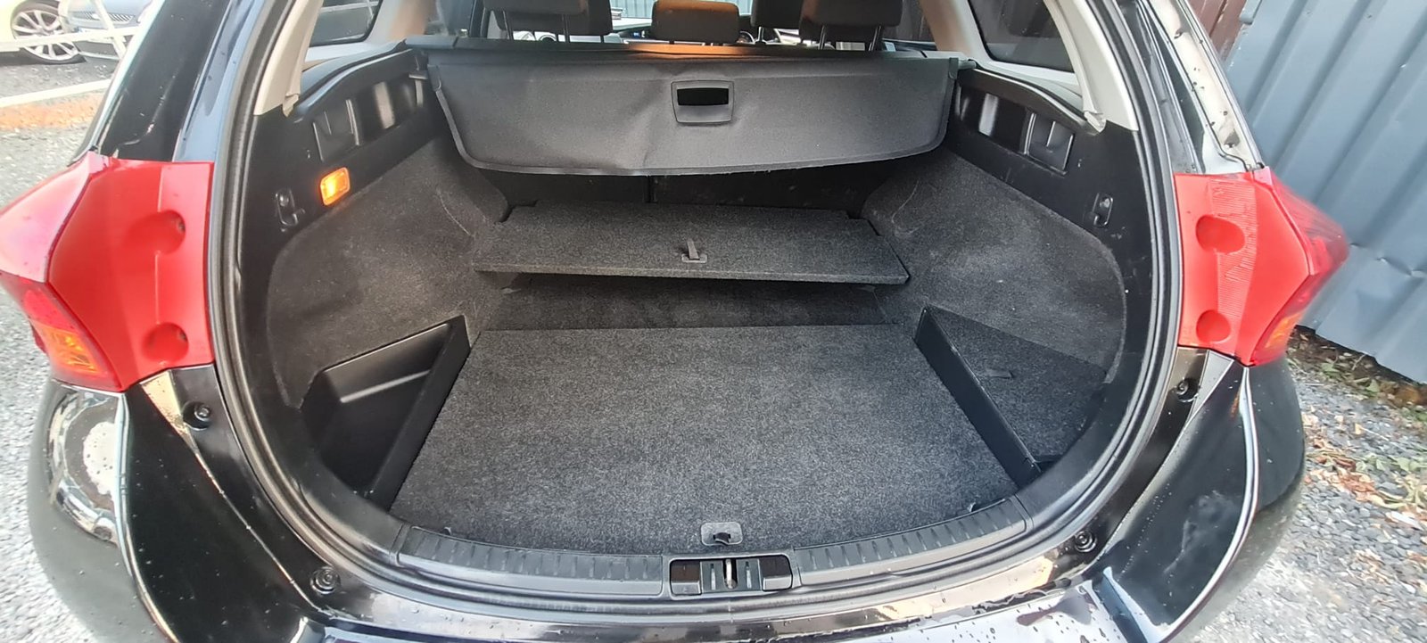 
								Toyota Auris Estate 1.4 D4D 2013 (132) full									