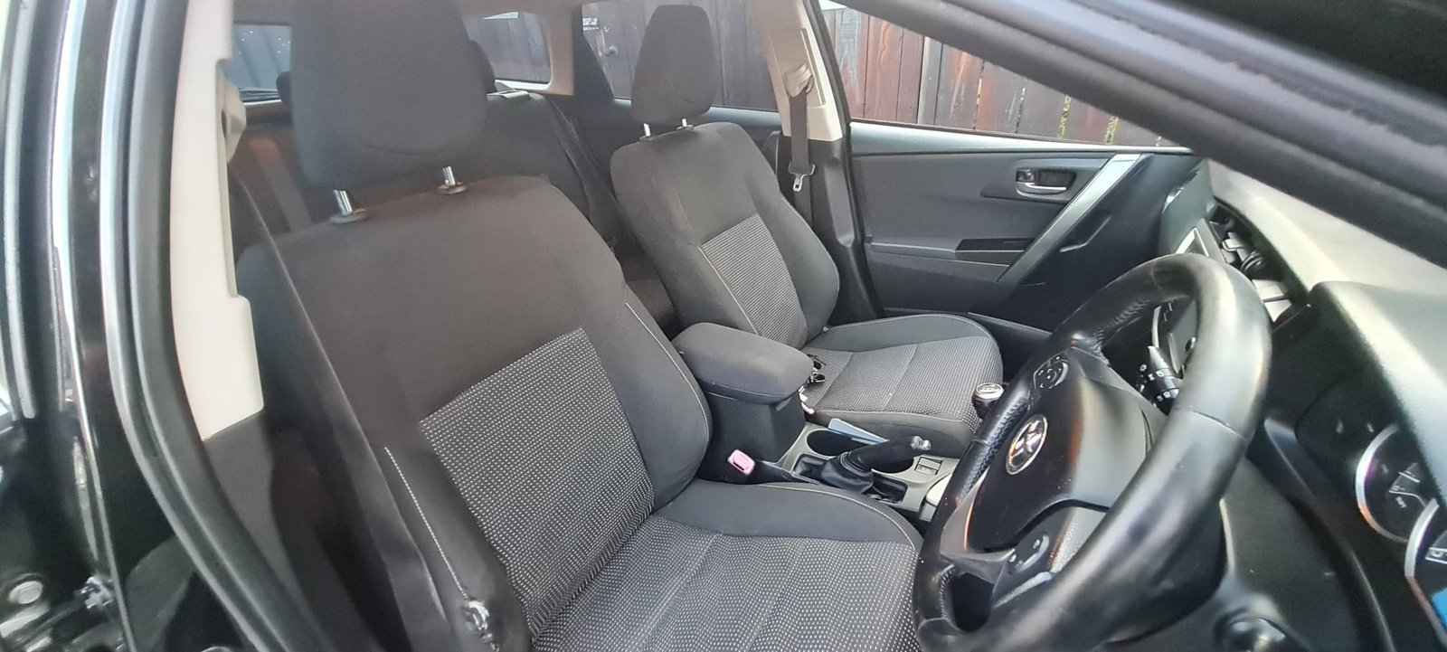 
								Toyota Auris Estate 1.4 D4D 2013 (132) full									