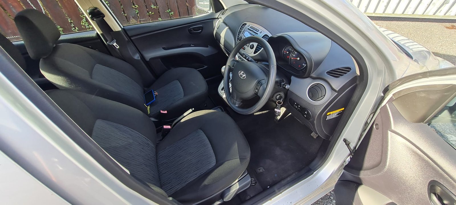 
								Hyundai i10 2011 1.2 Automatic full									