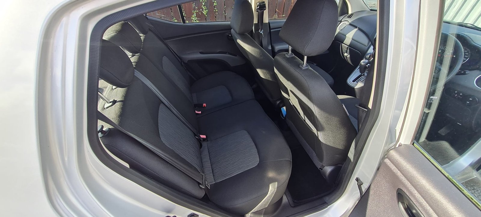 
								Hyundai i10 2011 1.2 Automatic full									