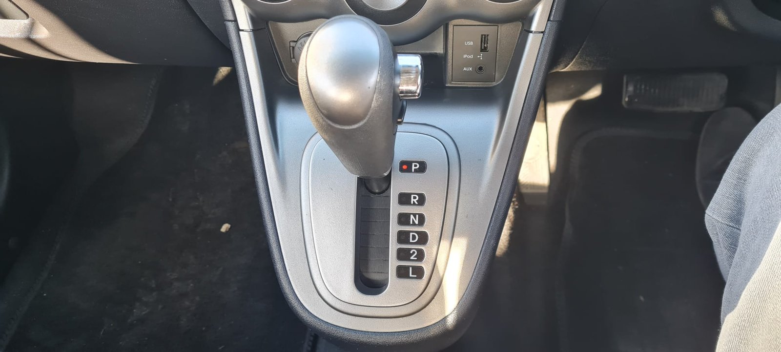 
								Hyundai i10 2011 1.2 Automatic full									