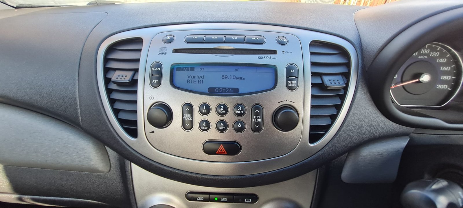 
								Hyundai i10 2011 1.2 Automatic full									