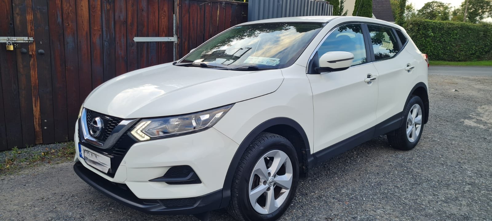 
								Nissan Qashqai XE 1.2 18 full									