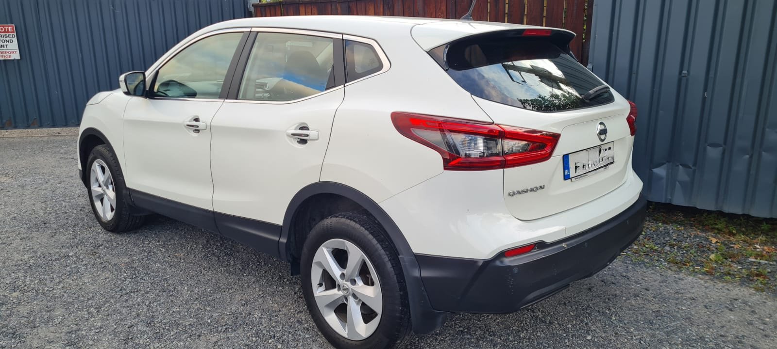 
								Nissan Qashqai XE 1.2 18 full									