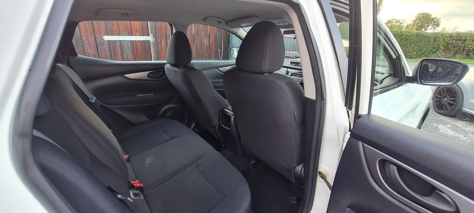 
								Nissan Qashqai XE 1.2 18 full									