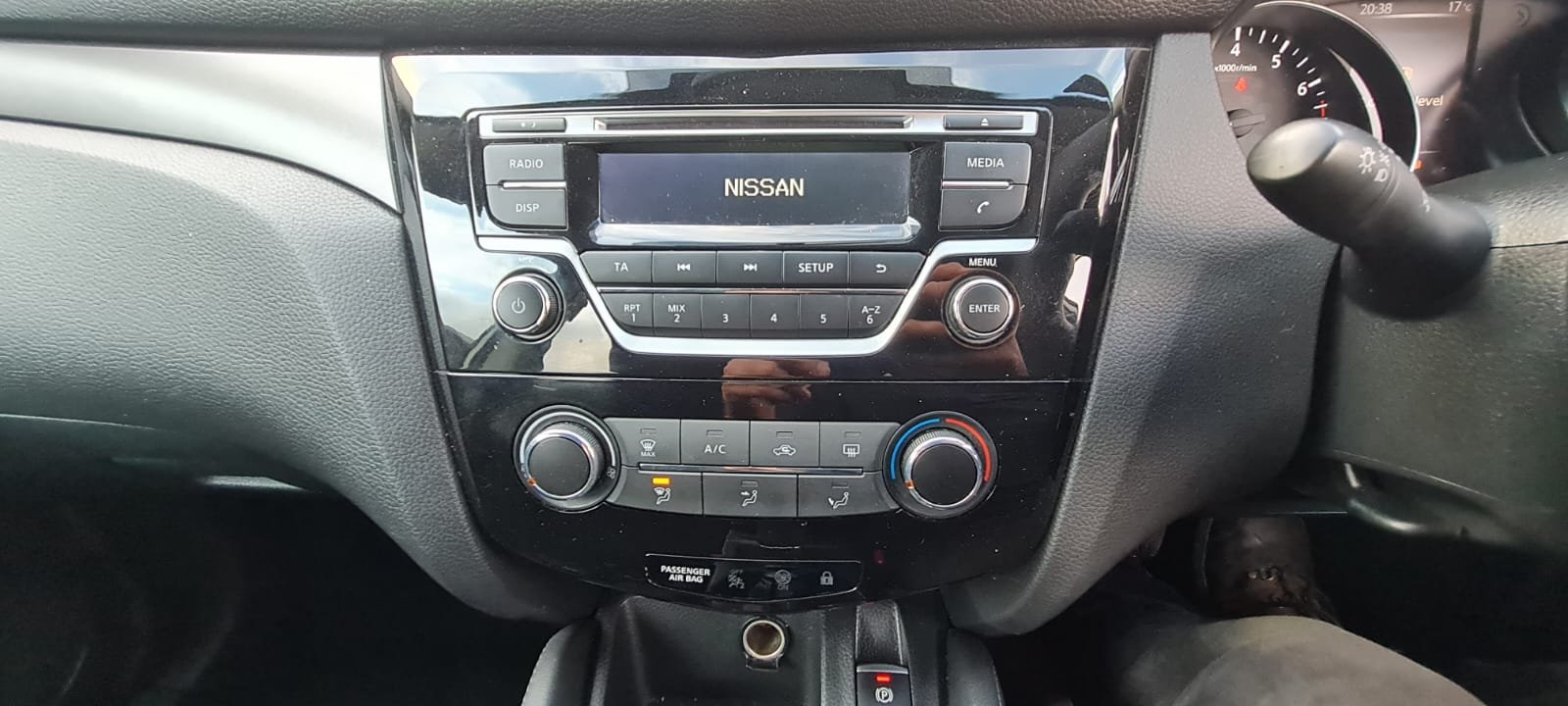 
								Nissan Qashqai XE 1.2 18 full									