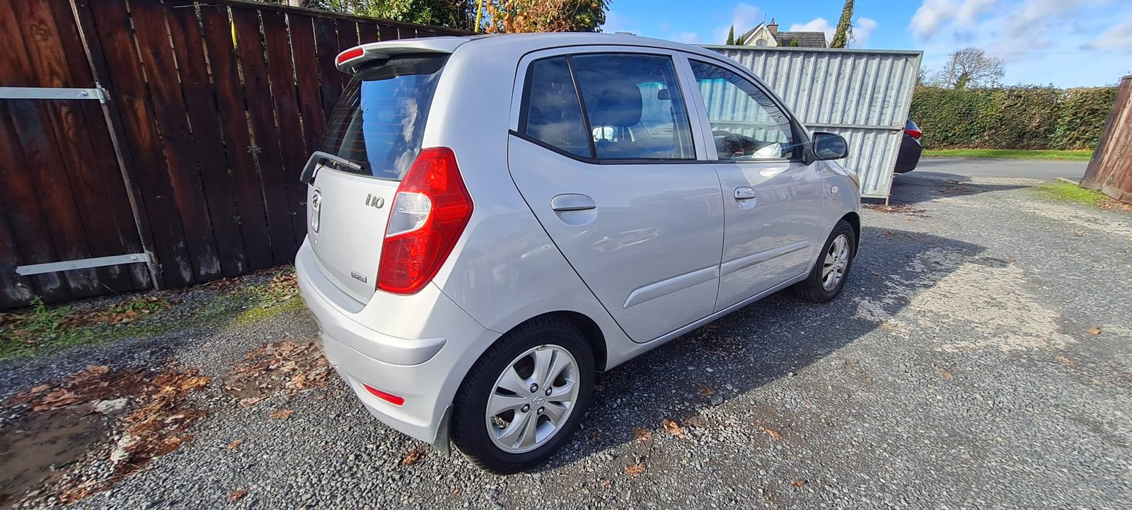 
								Hyundai i10 2011 1.2 Automatic full									