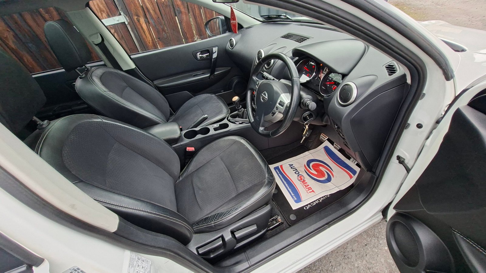 
								Nissan QASHQAI +2 1.5 dCi 360 full									